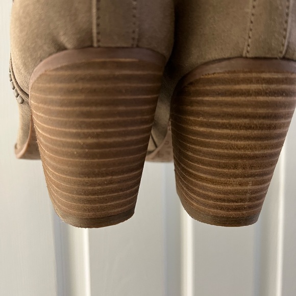 Brand NEW!!! NWT Dolce Vita DV8 taupe bootie. - Picture 5 of 6